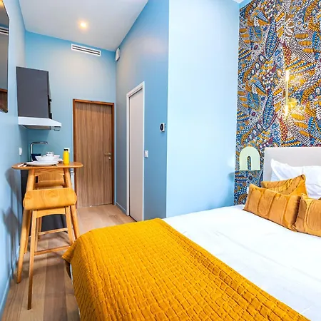 Air-conditioned & Fully Equipped In 17 Paris