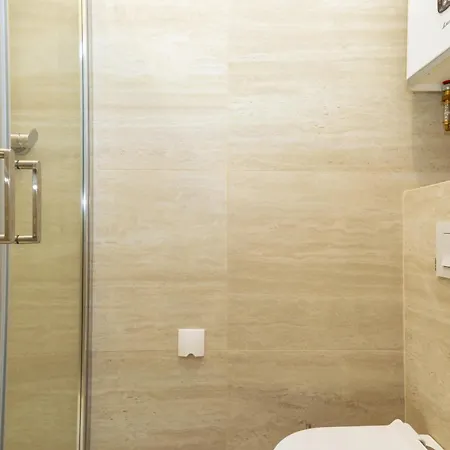 Appartamento Air-conditioned & Fully Equipped In 17 *