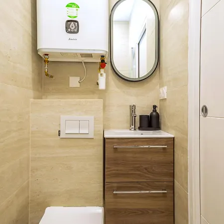 Air-conditioned & Fully Equipped In 17 Appartamento